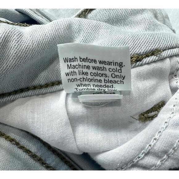 NINE WEST Light Blue High Rise Denim Shorts with Buttons Front Women's Shorts 4 - Picture 12 of 14